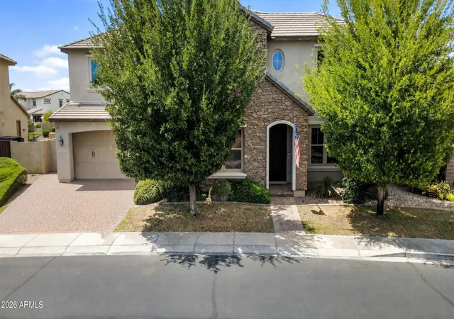 Photo 3 of Single family home for sale at 880 W Grand Cyn Dr, Chandler, AZ 85248 | MLS# 7059648 | Listing updated on 2026-10-17