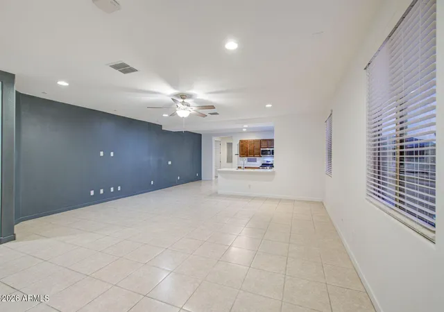 4th image of 2239 W Donner Dr, Phoenix, AZ 85041 | MLS# 7059599