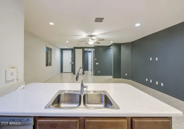 5th image of 2239 W Donner Dr, Phoenix, AZ 85041 | MLS# 7059599