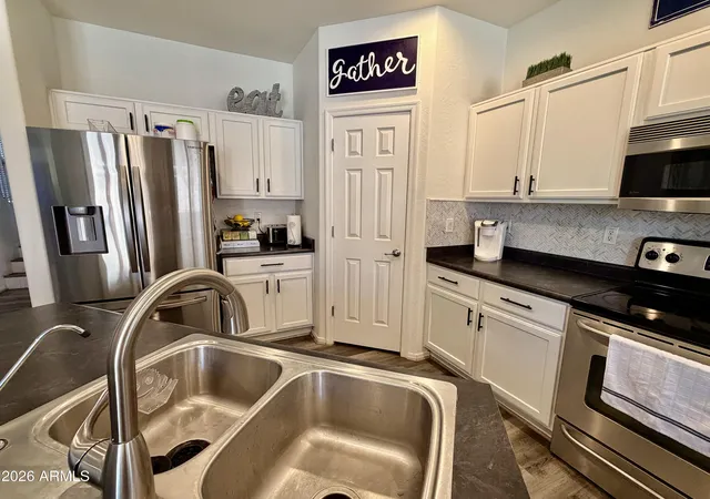 Photo 3 of Single family home for sale at 204 W Atlantic Dr, Casa Grande, AZ 85122 | MLS# 7060411 | Listing updated on 2026-09-16