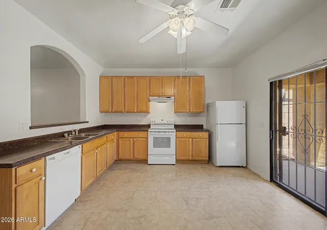 Photo 3 of Sale Pending at 823 W Lydia Ln, Phoenix, AZ 85041 | MLS# 7061068 | Listing updated on 2026-09-11