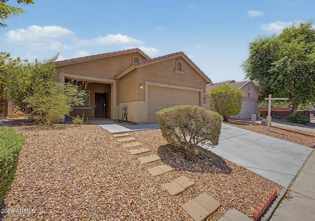3rd image of 823 W Lydia Ln, Phoenix, AZ 85041 | MLS# 7061068