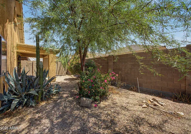 5th image of 823 W Lydia Ln, Phoenix, AZ 85041 | MLS# 7061068