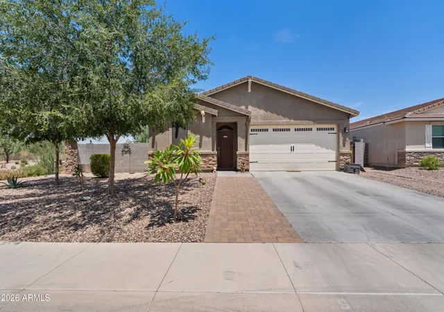 Photo 1 of Single family home for sale at 400 W Chaska Trl, San Tan Valley, AZ 85140 | MLS# 7060001 | Listing updated on 2026-09-16