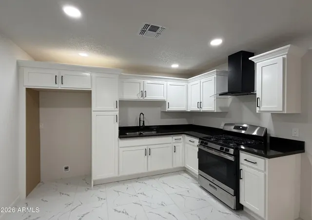 4th image of 3749 W Osborn Rd, Phoenix, AZ 85019 | MLS# 7059716