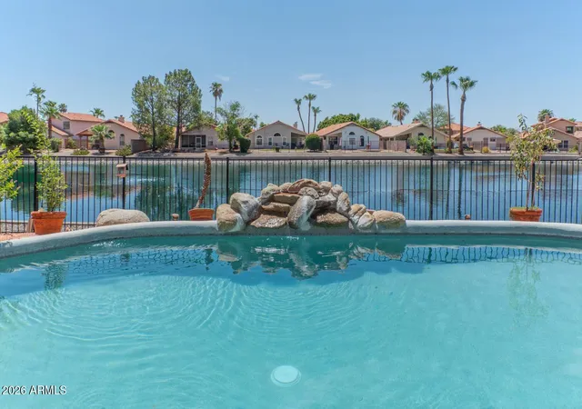 Photo 4 of Single family home for sale at 7573 W Kerry Ln, Glendale, AZ 85308 | MLS# 7064073 | Listing updated on 2026-09-29
