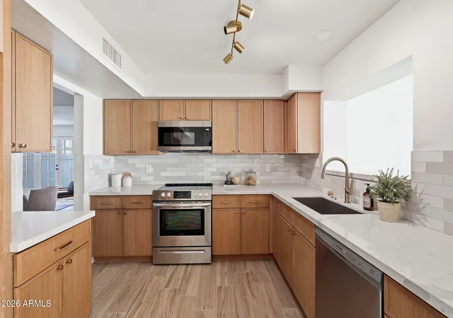 2nd image of 4017 E Dahlia Dr, Phoenix, AZ 85032 | MLS# 7067944