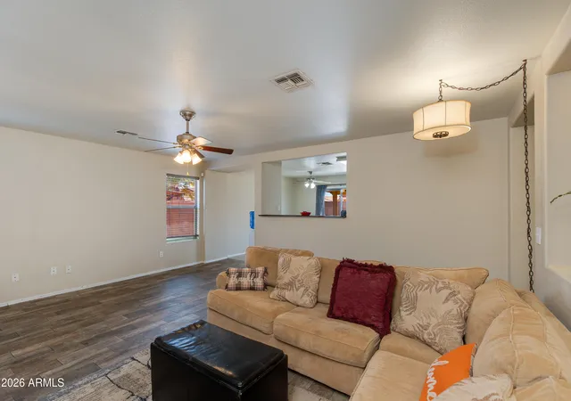 5th image of 15605 W Caribbean Ln, Surprise, AZ 85379 | MLS# 7060932