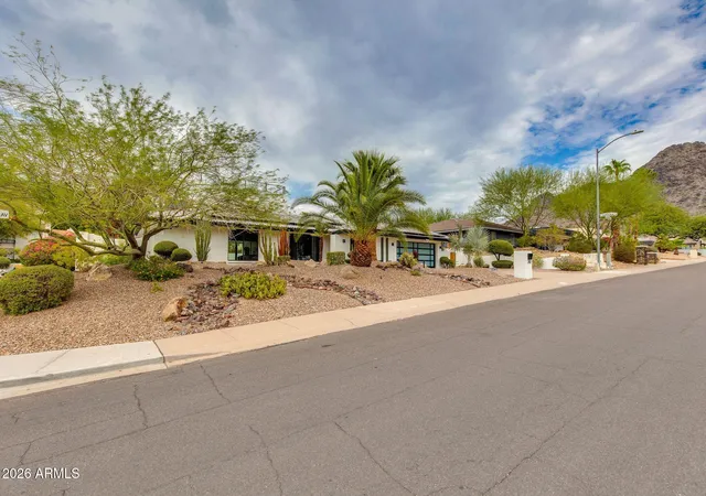 Photo 1 of Single family home for sale at 2102 E Orangewood Ave, Phoenix, AZ 85020 | MLS# 7063367 | Listing updated on 2026-09-14