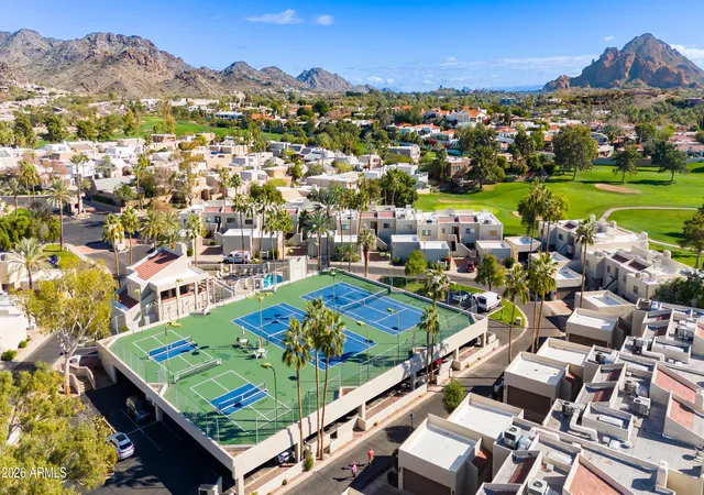 Listing Photo 2 - Condo for sale in building located at 6227 N 30th Wy, Phoenix, AZ 85016