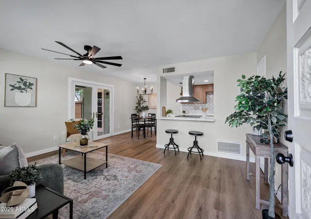 2nd image of 10208 N 8th Pl #B, Phoenix, AZ 85020 | MLS# 7059950