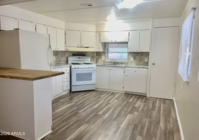 Photo 3 of Manufactured home for sale at 34270 S Bertha St, Black Canyon City, AZ 85324 | MLS# 7060072 | Listing updated on 2026-10-01