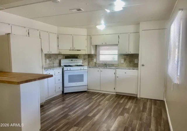 Photo 3 of Manufactured home for sale at 34270 S Bertha St, Black Canyon City, AZ 85324 | MLS# 7060072 | Listing updated on 2026-10-01