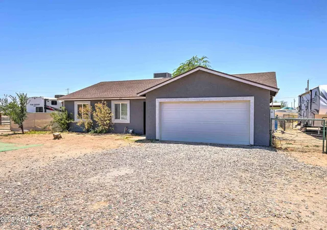 Photo 3 of Single family home for sale at 6525 E Fox Holw Ln, San Tan Valley, AZ 85140 | MLS# 7059995 | Listing updated on 2026-08-18