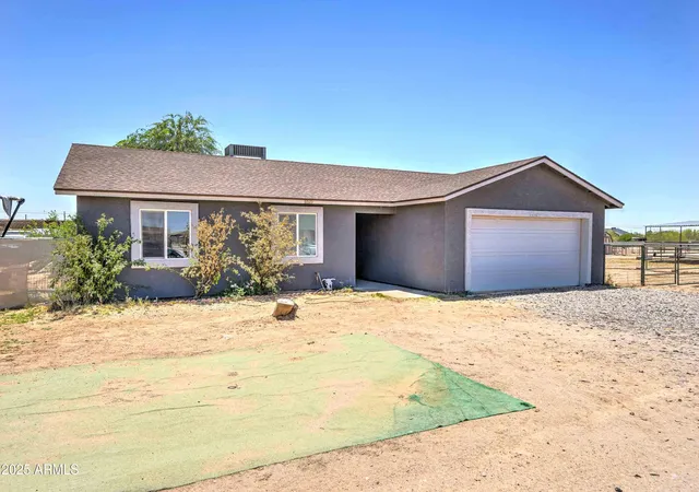 Photo 3 of Single family home for sale at 6525 E Fox Holw Ln, San Tan Valley, AZ 85140 | MLS# 7059995 | Listing updated on 2026-08-18