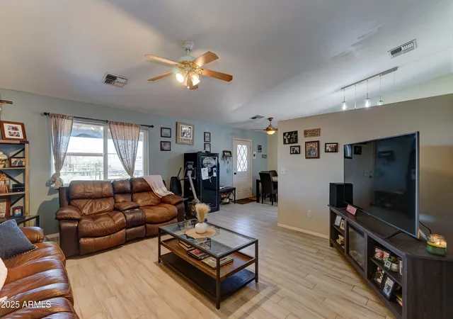 Photo 4 of Single family home for sale at 6525 E Fox Holw Ln, San Tan Valley, AZ 85140 | MLS# 7059995 | Listing updated on 2026-08-18