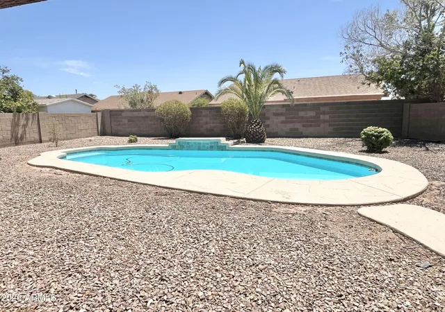 Photo 4 of Single family home for sale at 8565 W Denton Ln, Glendale, AZ 85305 | MLS# 7060022 | Listing updated on 2026-09-30