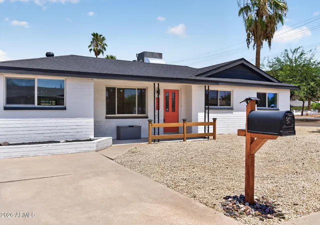 1st image of 1142 E El Camimo Dr, Phoenix, AZ 85020 | MLS# 7060501