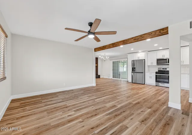 2nd image of 1142 E El Camimo Dr, Phoenix, AZ 85020 | MLS# 7060501