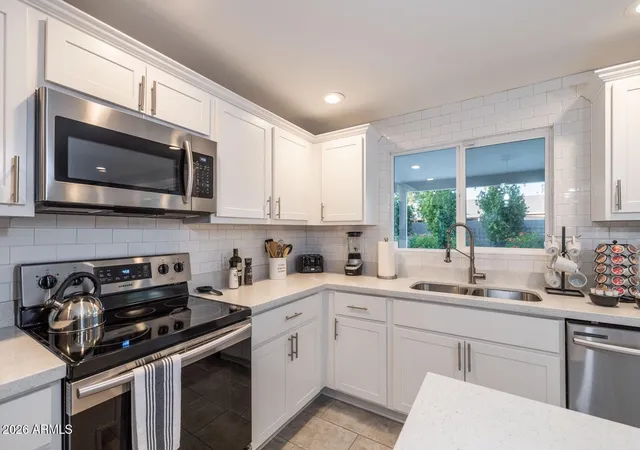5th image of 3726 E Winchcomb Dr, Phoenix, AZ 85032 | MLS# 7061132