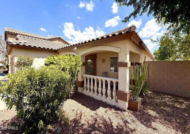 Photo 4 of Single family home for sale at 7129 W Toronto Way, Phoenix, AZ 85043 | MLS# 7060237 | Listing updated on 2026-09-04