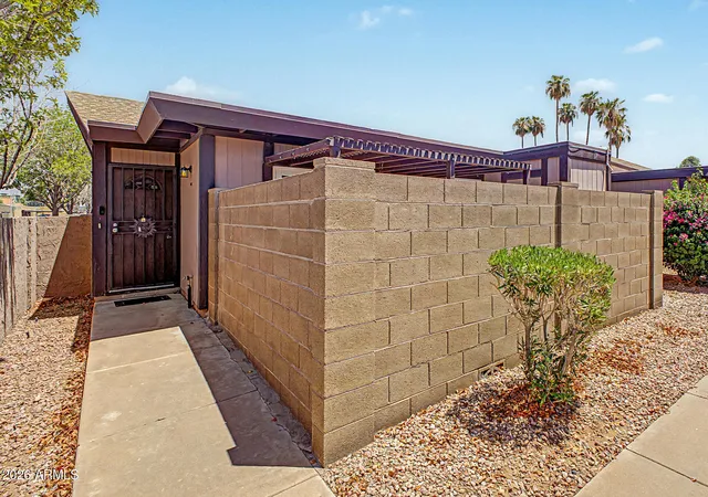 1st image of 1827 E Kirkland Ln #A, Tempe, AZ 85281 | MLS# 7060359