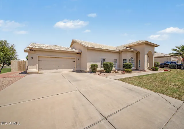 Photo 2 of Single family home for sale at 1210 E Clearview Dr, Casa Grande, AZ 85122 | MLS# 7060264 | Listing updated on 2026-09-07