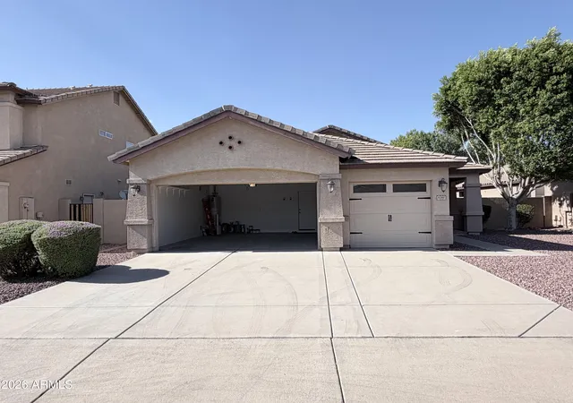 Photo 3 of Single family home for sale at 8360 W Pontiac Dr, Peoria, AZ 85382 | MLS# 7063192 | Listing updated on 2026-08-11
