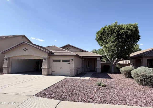 Photo 4 of Single family home for sale at 8360 W Pontiac Dr, Peoria, AZ 85382 | MLS# 7063192 | Listing updated on 2026-08-11