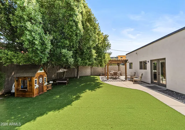 Photo 4 of Single family home for sale at 4330 E Devonshire Ave, Phoenix, AZ 85018 | MLS# 7065321 | Listing updated on 2026-09-21