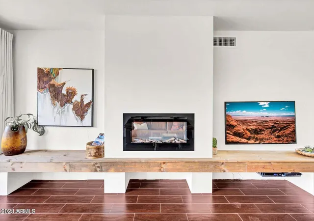 Photo 4 of Sale Pending at 7625 E Camelback Rd #B411, Scottsdale, AZ 85251 | MLS# 7060382 | Listing updated on 2026-08-18