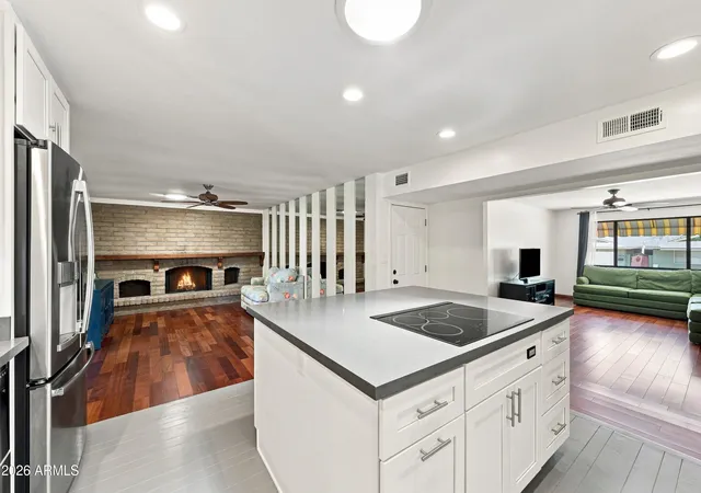 Photo 3 of Single family home for sale at 3827 E Mercer Ln, Phoenix, AZ 85028 | MLS# 7064378 | Listing updated on 2026-09-06