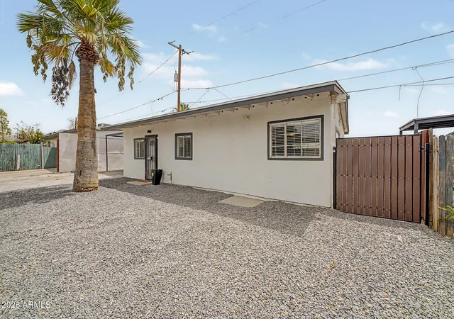 Photo 2 of Single family home for sale at 723 E Sunnyslope Ln, Phoenix, AZ 85020 | MLS# 7061875 | Listing updated on 2026-09-02