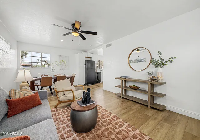 Photo 4 of Single family home for sale at 723 E Sunnyslope Ln, Phoenix, AZ 85020 | MLS# 7061875 | Listing updated on 2026-09-02