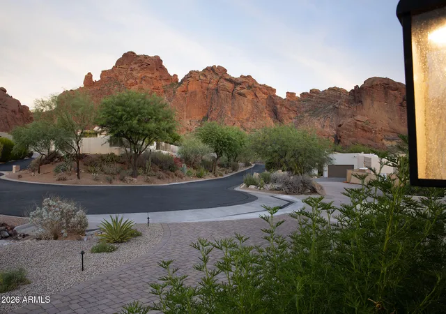 56th image of 5830 N Echo Canyon Ln, Phoenix, AZ 85018 | MLS# 7061235