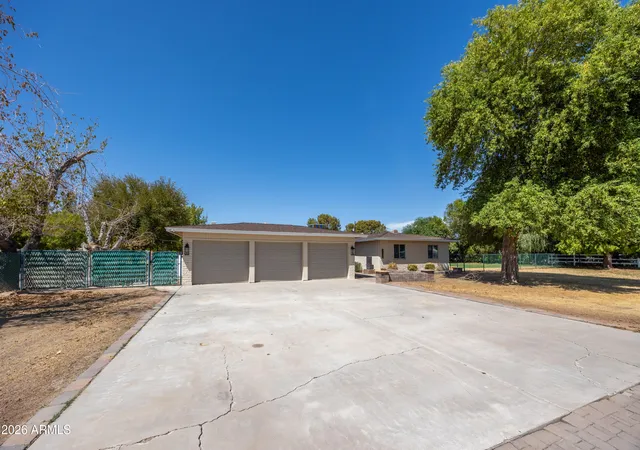 2nd image of 8018 W Acoma Dr, Peoria, AZ 85381 | MLS# 7069234