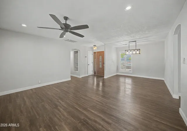 Photo 4 of Single family home for sale at 8018 W Acoma Dr, Peoria, AZ 85381 | MLS# 7069234 | Listing updated on 2026-10-04