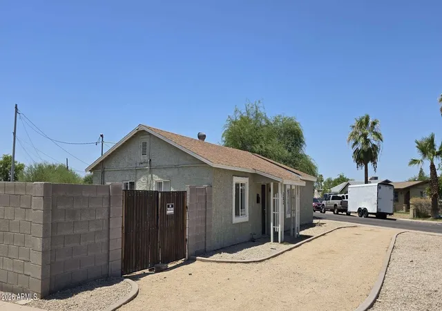 2nd image of 203 W Mission Ln, Phoenix, AZ 85021 | MLS# 7060647