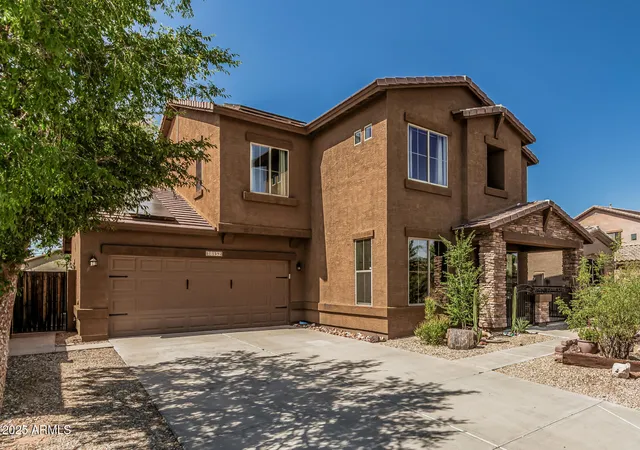 Photo 3 of Sale Pending at 18152 W Paradise Ln, Surprise, AZ 85388 | MLS# 7060703 | Listing updated on 2026-08-14