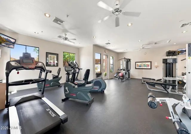 2nd image of 7027 N Scottsdale Rd, Scottsdale, AZ 85258