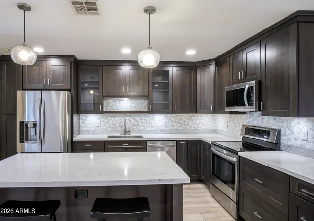 Photo 4 of Townhouse for sale at 3157 E Hazelwood St, Phoenix, AZ 85016 | MLS# 7060737 | Listing updated on 2026-09-30
