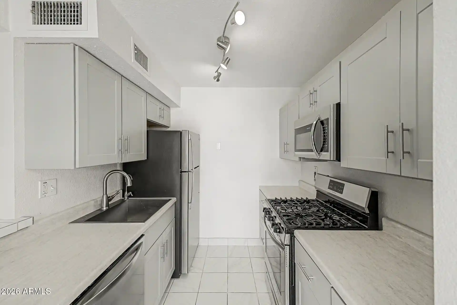 Listing Photo 2 - Condo for sale in 1701 W Tuckey Ln located at 1701 W Tuckey Ln, Phoenix, AZ 85015 - Unit #236