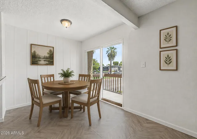 4th image of 1701 W Tuckey Ln, Phoenix, AZ 85015