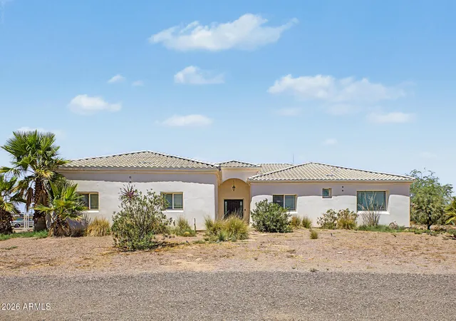 Photo 3 of Single family home for sale at 8716 N Thunderbird Rd, Maricopa, AZ 85139 | MLS# 7061930 | Listing updated on 2026-10-01