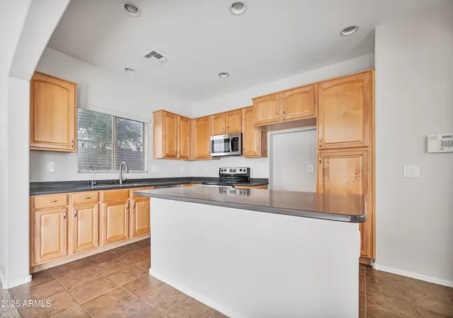 Photo 4 of Single family home for sale at 453 N Citrus Ln, Gilbert, AZ 85234 | MLS# 7061813 | Listing updated on 2026-09-15