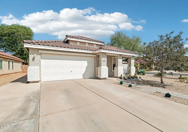 Photo 2 of Single family home for sale at 659 S Hazel Ct, Gilbert, AZ 85296 | MLS# 7064867 | Listing updated on 2026-08-28