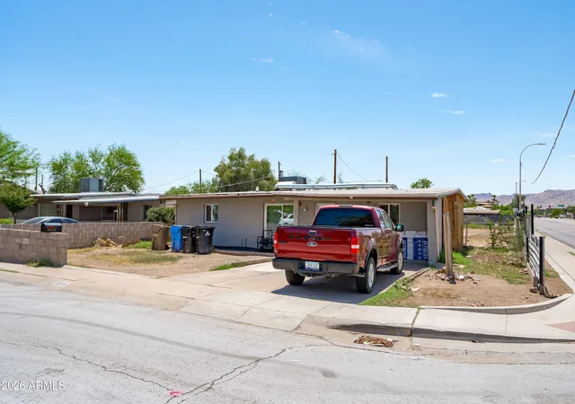 3rd image of 1845 W Chipman Rd, Phoenix, AZ 85041 | MLS# 7061105