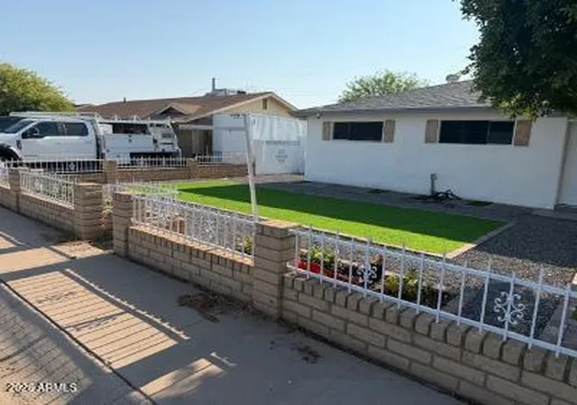Photo 3 of Single family home for sale at 2714 N 40th Avenue, Phoenix, AZ 85009 | MLS# 7060986 | Listing updated on 2026-09-15