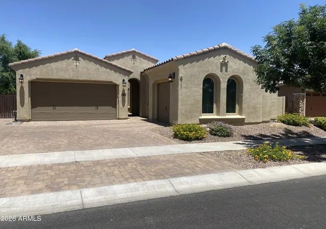 Photo 1 of Single family home for sale at 2948 E Maplewood St, Gilbert, AZ 85297 | MLS# 7063764 | Listing updated on 2026-09-18