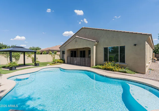 Photo 2 of Single family home for sale at 2948 E Maplewood St, Gilbert, AZ 85297 | MLS# 7063764 | Listing updated on 2026-09-18